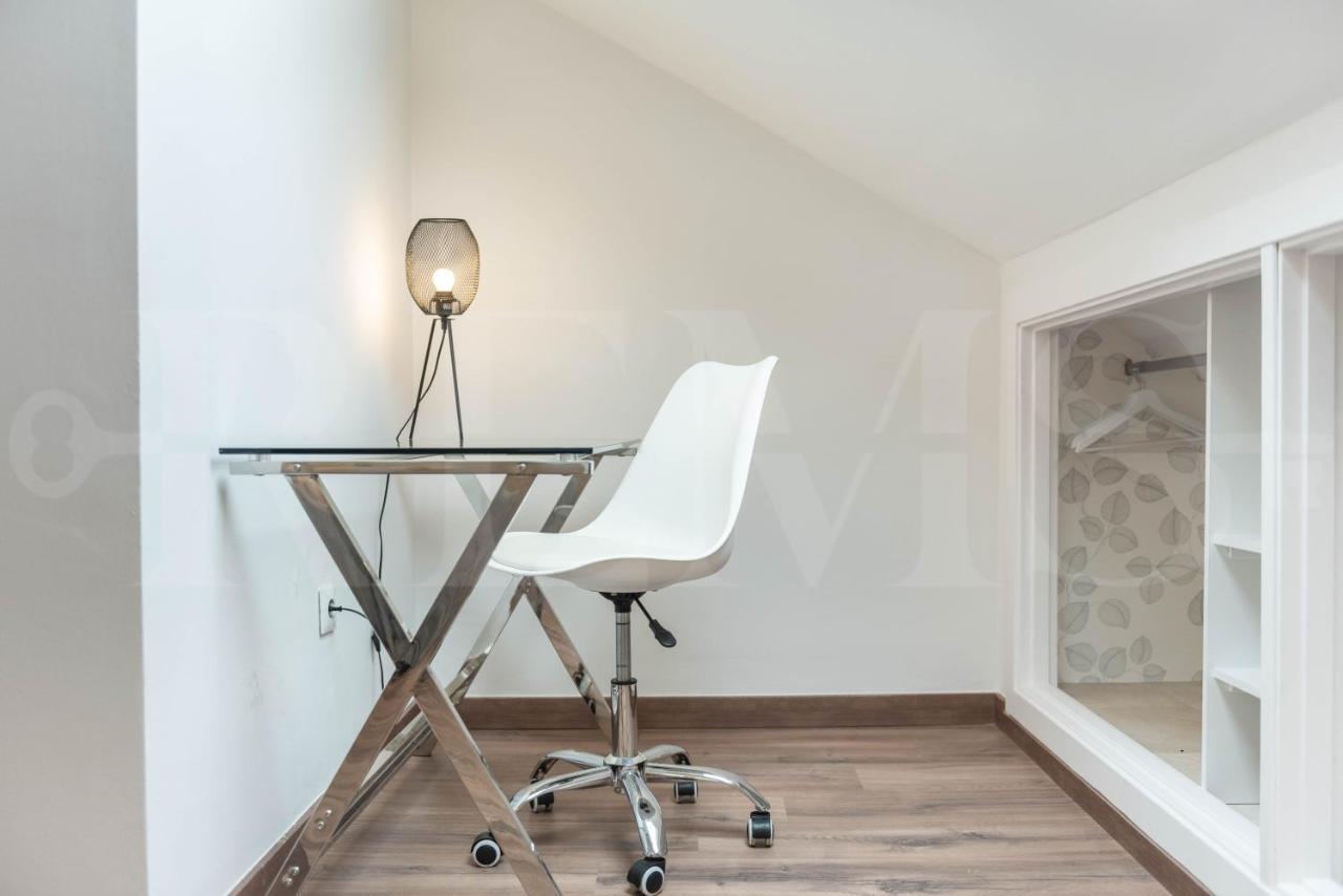 Lovely Duplex With Private Parking Near City Center By Rems Málaga Eksteriør bilde