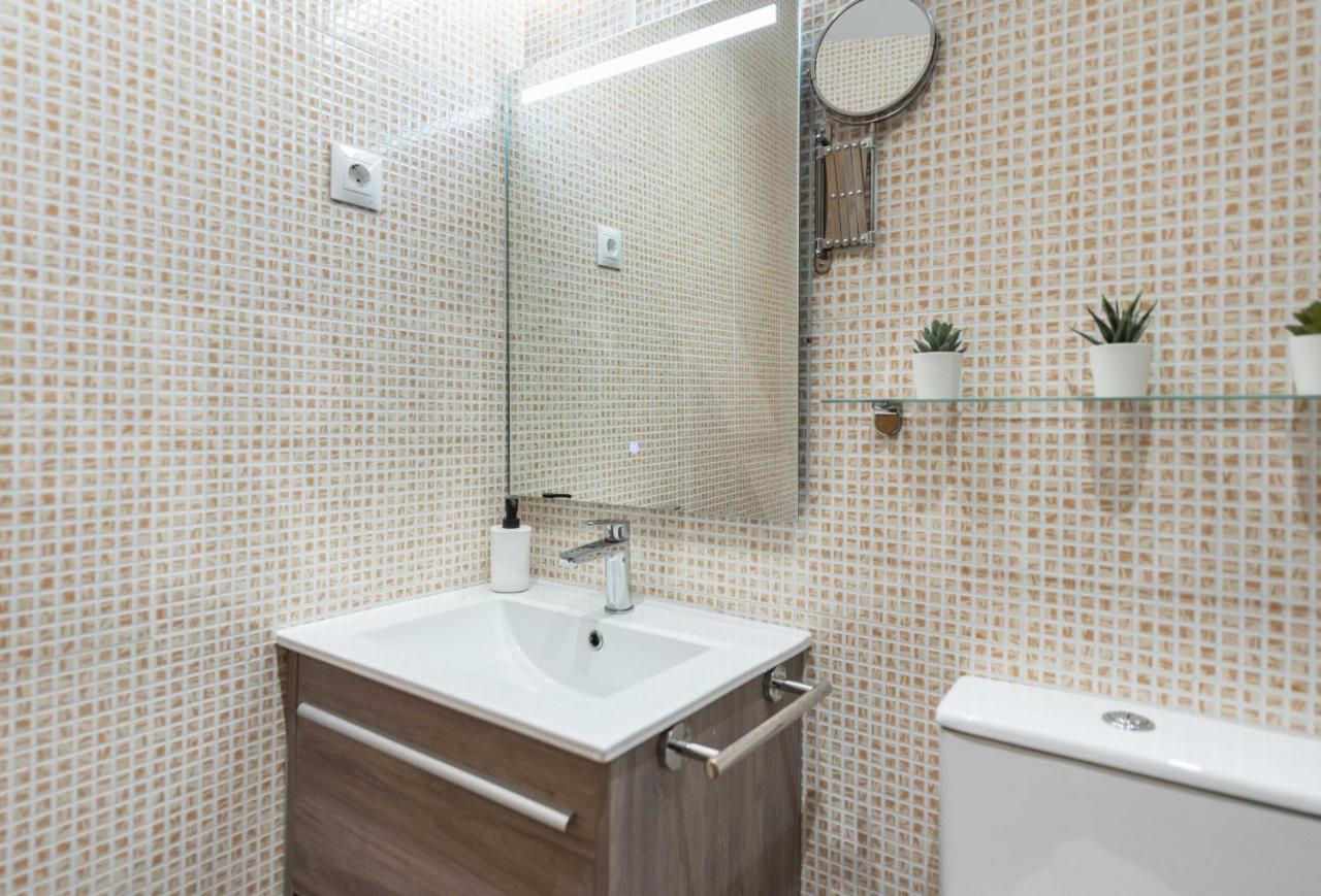 Lovely Duplex With Private Parking Near City Center By Rems Málaga Eksteriør bilde