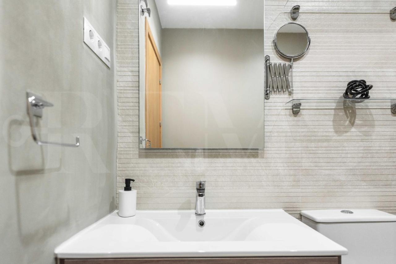 Lovely Duplex With Private Parking Near City Center By Rems Málaga Eksteriør bilde